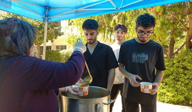 Kepez’den öğrencilere çorba ikramı