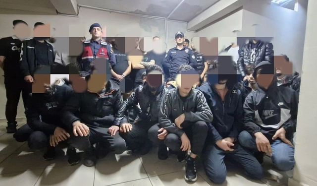 Kırklareli’de 10 araçta 21 kaçak göçmen yakalandı