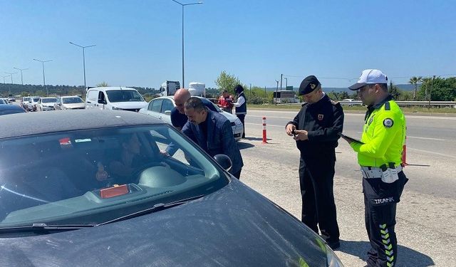 Vali İlhami Aktaş, trafik denetimlerine katıldı