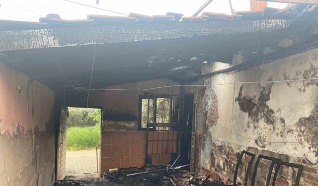 Alaşehir’de ev yangını: 1 yaralı