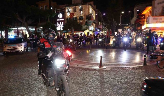 Antalya’ya huzur havadan, karadan ve denizden 4 bin polisle geldi