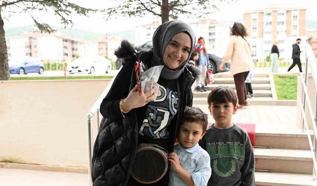 Bozüyük Belediyesi Kreşinin minik öğrencileri, annelerinin Anneler Günü’nü kutladı