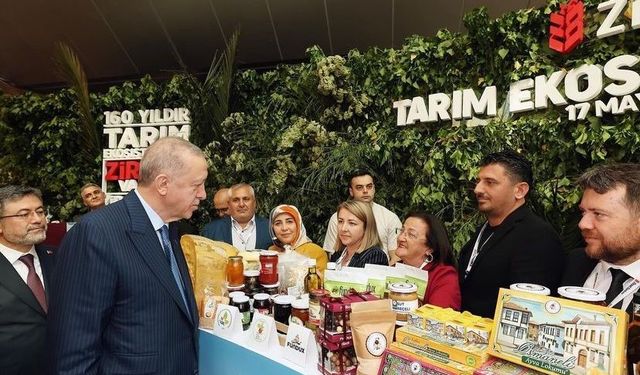 Cumhurbaşkanı Erdoğan Osmaneli’nin yöresel ürünlerini tattı