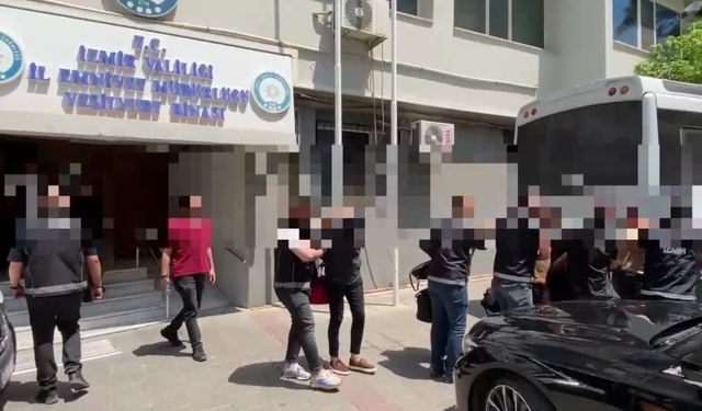 İzmir’deki gece kulübüne uyuşturucu baskınında polisler de dahil 21 kişi tutukladı
