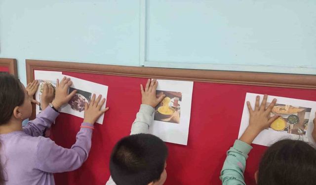 Köy okul öğrencileri, eTwinning projesiyle yöresel yemekleri tanıttı