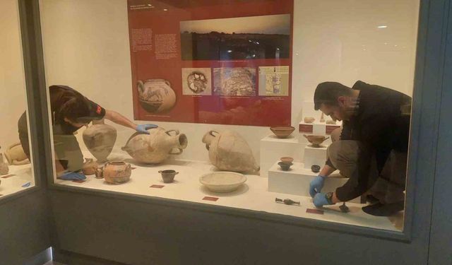 Tarihi eserlere deprem önlemi: Müze mumuyla sabitleniyor