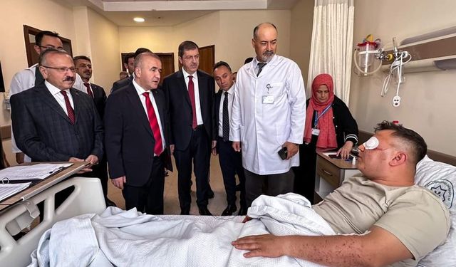 Vali Hatipoğlu, patlamada yaralanan jandarma personelini ziyaret etti