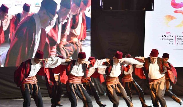 3. Uluslararası Esenyurt Halk Dansları, Müzik ve Sanat Festivali Tuğçe Kandemir konseriyle sona erdi