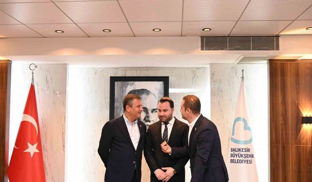 CHP Genel Başkanı Özgür Özel’den Ahmet Akın’a övgüler