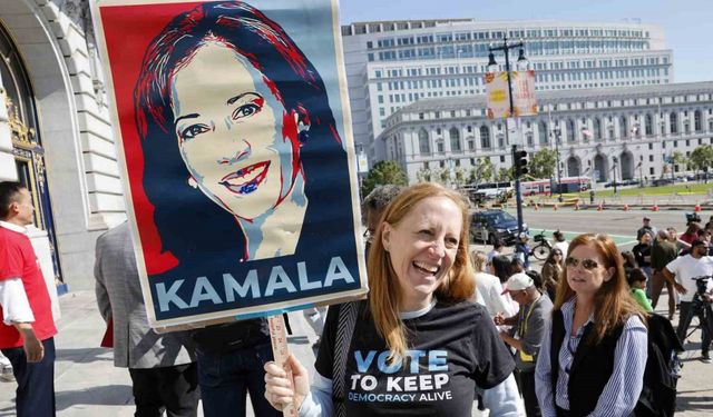 Son seçim anketine göre Kamala Harris az farkla Trump’ın önünde