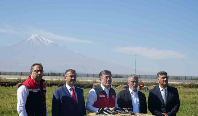 Bakan Yumaklı: "Üç temel hedefimiz var; üreticilere uygun maliyetle hayvan temini, tüketiciye uygun maliyetle kırmızı et temini ve kırmızı et ithalatını bitirmek"