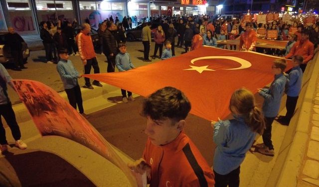 Çankırı’da yüzlerce vatandaş Türk bayrakları ile yürüdü