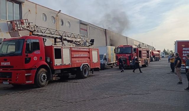 İmalat fabrikasının deposunda çıkan yangın söndürüldü