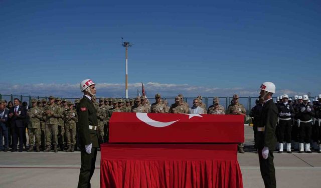 Trafik kazasında şehit olan Piyade Uzman Çavuş törenle memleketine uğurlandı