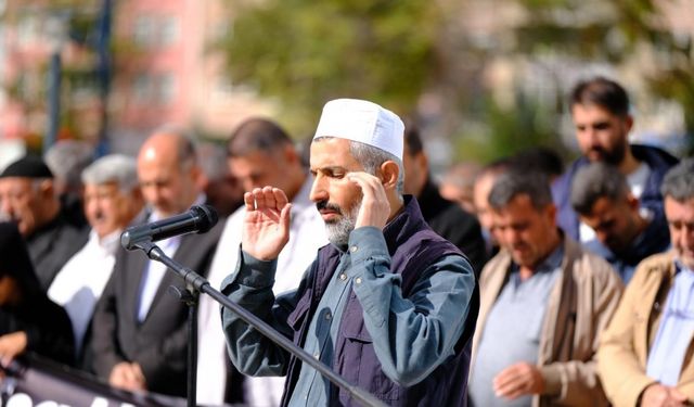 Yahya Sinvar için gıyabi cenaze namazı kılındı, taziye çadırı kuruldu