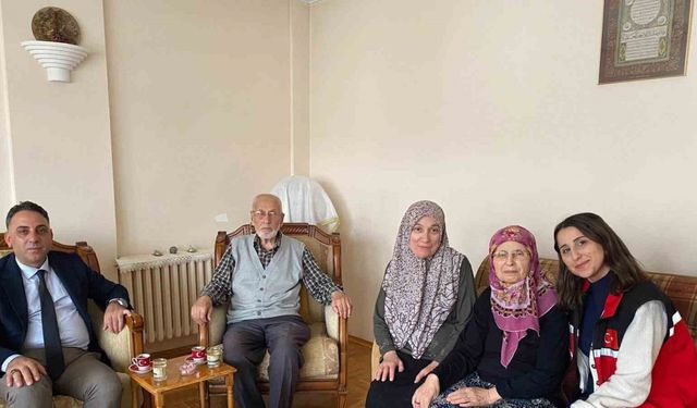 Aile ve Sosyal Hizmetler İl Müdürlüğü’nden yaşlı vatandaşlara ziyaret