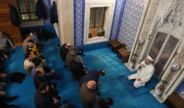 Diyanet İşleri Başkanı Erbaş, Bakü Şehitlik Camii’nde vatandaşlarla bir araya geldi