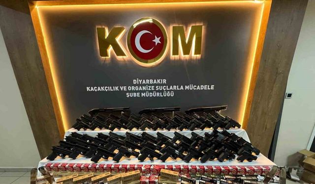 Diyarbakır’da operasyon düzenlenen evden cephane çıktı: Çok sayıda silah ve mühimmat ele geçirildi