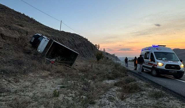 Iğdır’da kamyonet devrildi: 2 yaralı