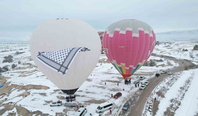 Kapadokya’da balonlar ‘barış’ için havalandı