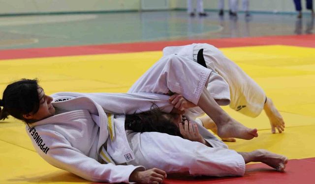 Manisa’da 2024-2025 Eğitim Öğretim Yılı Okul Sporları judo müsabakalarıyla başladı