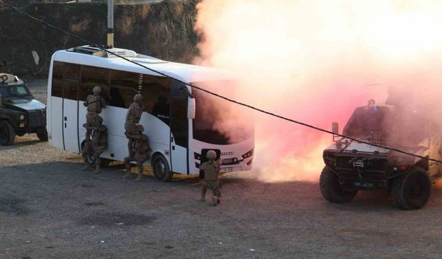 Şırnak’ta PÖH tatbikatında yerli ve milli silahlar kullanıldı