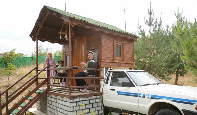 Süper dede: Hayalini gerçekleştirdi, yaptığı çiftlik çocukların ilgi odağı oldu