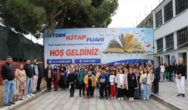 Yenipazar Belediyesi’nden ilçede yaşayan vatandaşlara kitap fuarı gezisi