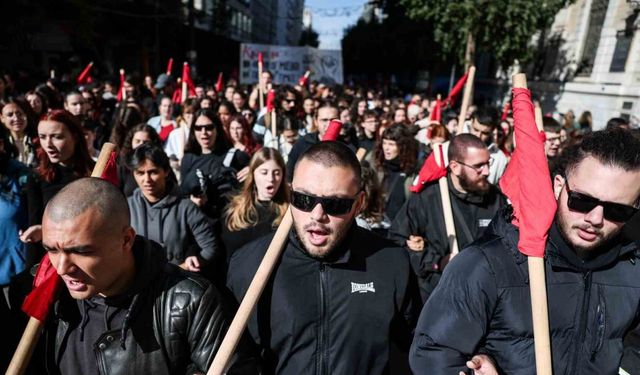 Yunanistan’da işçiler genel greve gitti: Binlerce kişi gösteri düzenledi