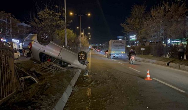 Alkollü sürücünün kullandığı otomobil tellere çarpıp ters döndü: 1 yaralı