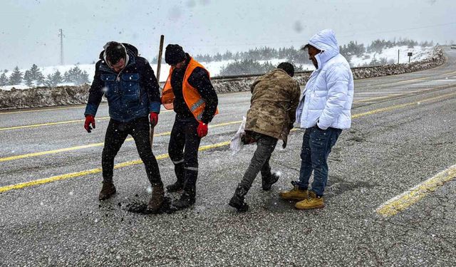 Çamlıbel Geçidi’nde zorlu kış mesaisi