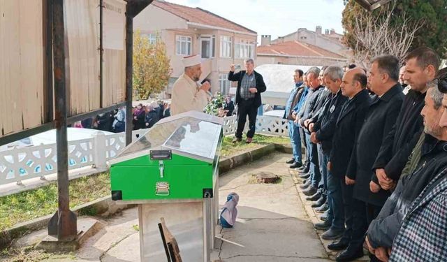 Çanakkale’de otobüs ile motosikletin karıştığı kazada hayatını kaybeden Mert Gül son yolculuğuna uğurlandı