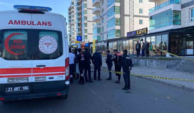 Diyarbakır’da kahvede silahlı kavga: 1’i ağır 4 yaralı