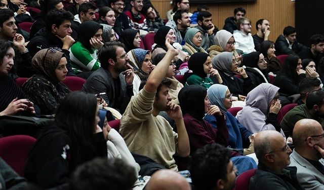 ETÜ’de evrenin doğumu ve ölümü konuşuldu