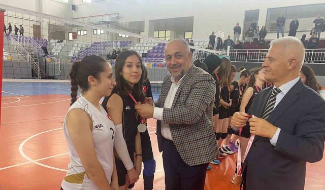 Genç Kızlar Voleybol Müsabakaları tamamlandı