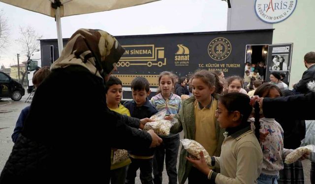 ‘Gezen Tır’ projesi ile çocuklar sinema ile buluşuyor