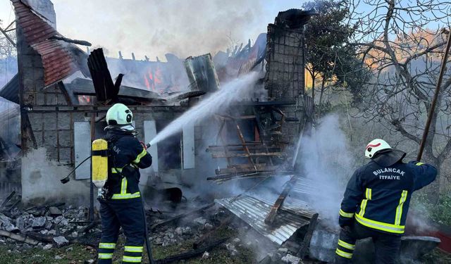 Giresun’da ev yangını: 1 ölü, 1 itfaiye eri hastaneye kaldırıldı