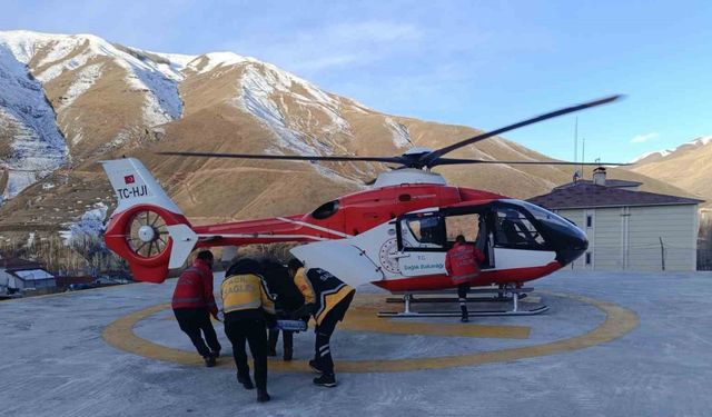 Helikopter ambulans 60 yaşındaki hasta için havalandı