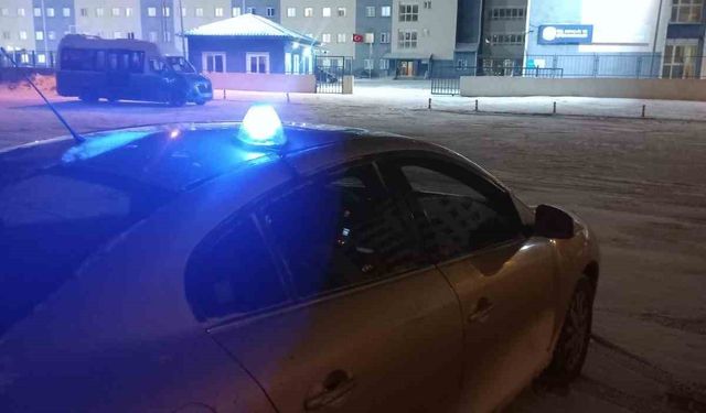 Kars’ta polis ekiplerinden yurt çevresinde güvenlik uygulaması