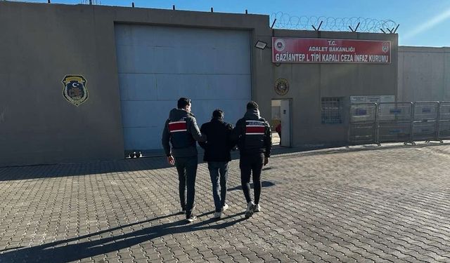 Kesinleşmiş 15 yıl cezası bulunan firari uyuşturucu taciri yakalandı