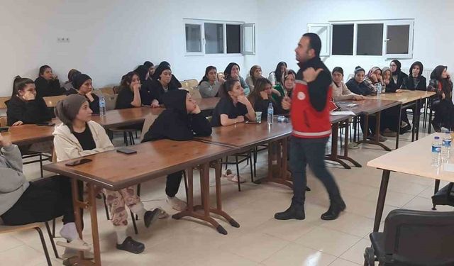 KYK yurdunda kalan öğrencilere yönelik seminer