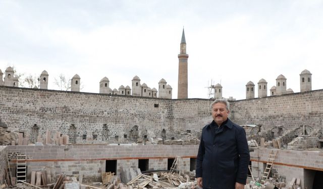 Melikgazi Belediyesi tarihe ışık tutuyor