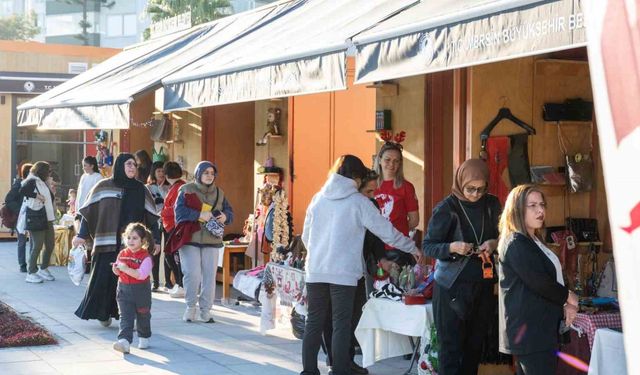 Mersin’de üretici kadınlar, yılbaşı stantlarında el emeği ürünlerini sergiliyor