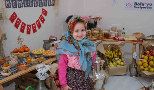 Minikler kolları sıvadı, yerli malı haftasında tezgahın başına geçti