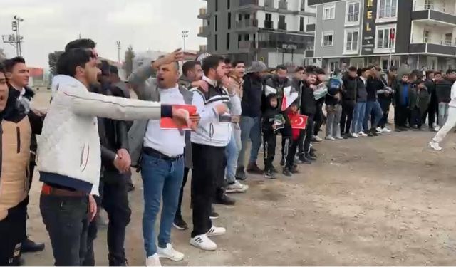 Nevşehir’deki Suriyeliler Esed rejiminin indirilişini halay çekerek kutladı