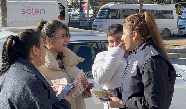 Tatvan’da polis ekiplerinden KADES ve dolandırıcılık bilgilendirmesi