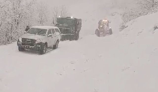 Tunceli’de kar yağışı nedeniyle mahsur kalan vatandaşlar kurtarıldı