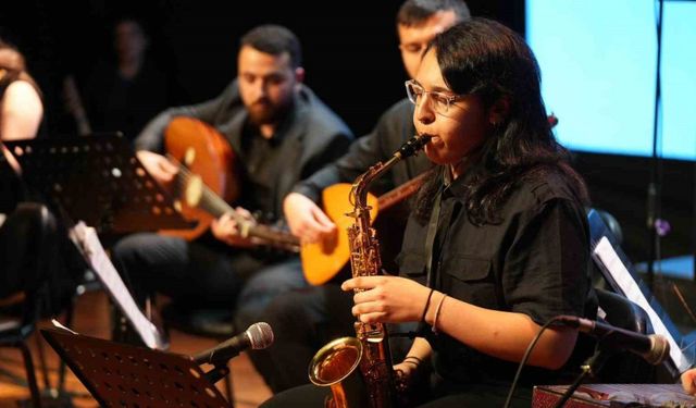 Ümraniye Müzik Akademisi öğrencilerinden muhteşem performans