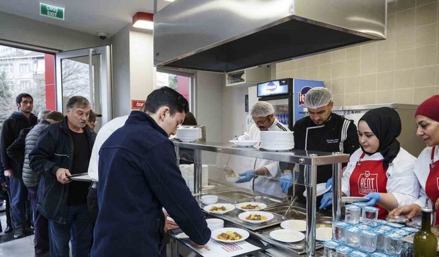 Üsküdar Belediyesi’nin ikinci “Kent Lokantası” Burhaniye’de hizmet vermeye başladı