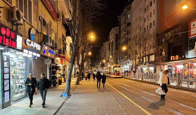 Yılbaşı öncesi kent merkezinde beklenen yoğunluk oluşmadı